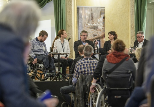 Wandelhalle: Gespräche über Parlament und Politik - Salle des pas perdus: Entretiens sur le Parlement et la politique - Sala dei passi perduti: Colloqui sul Parlamento e la politica - 08.10.2019 - display this album Wandelhalle: Gespräche über Parlament und Politik - Salle des pas perdus: Entretiens sur le Parlement et la politique - Sala dei passi perduti: Colloqui sul Parlamento e la politica - 08.10.2019