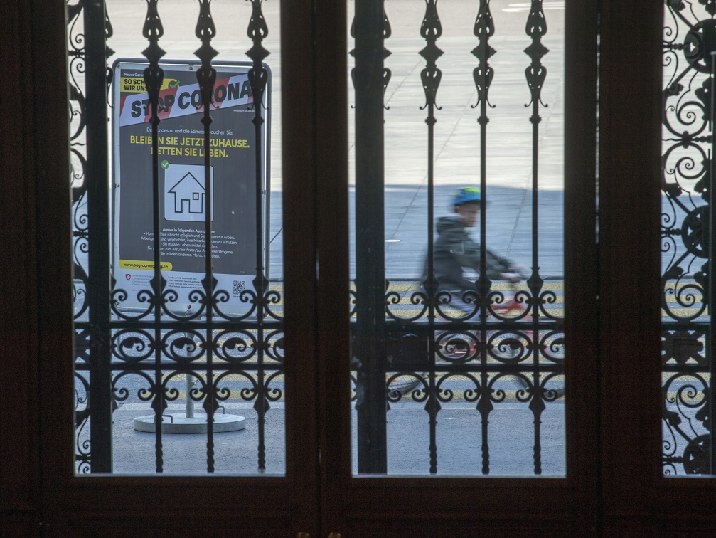 Corona-Krise - Blick ins Parlamentsgebäude