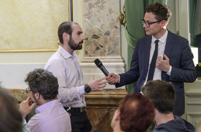 Entretiens de la salle des pas perdus