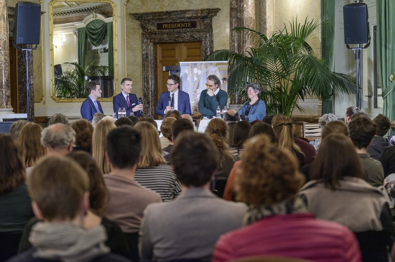 Entretiens de la salle des pas perdus