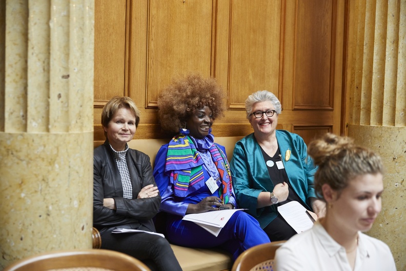 2110130 Frauensession1040