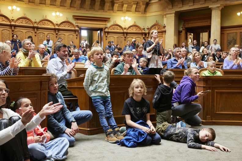 230415 Kindertag Parlament0112press