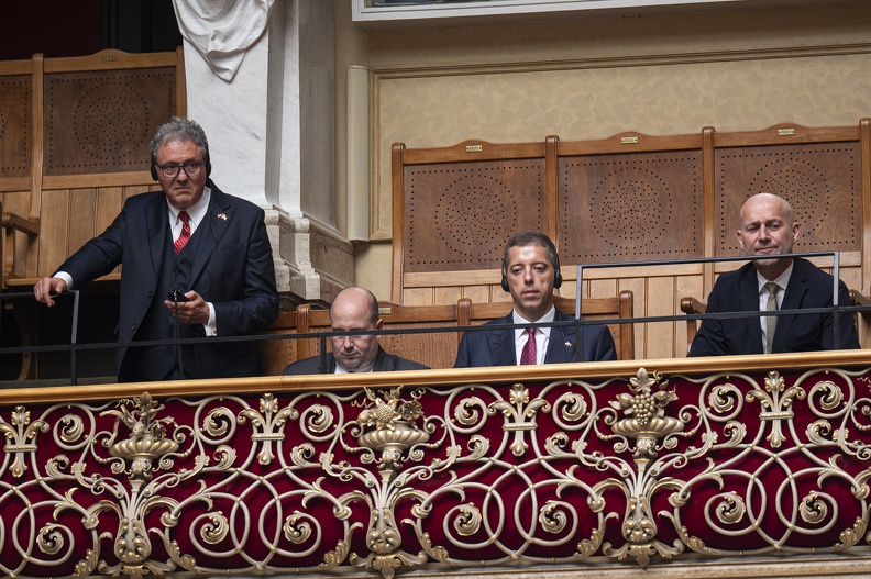 parl somsess25 1606 duric 12